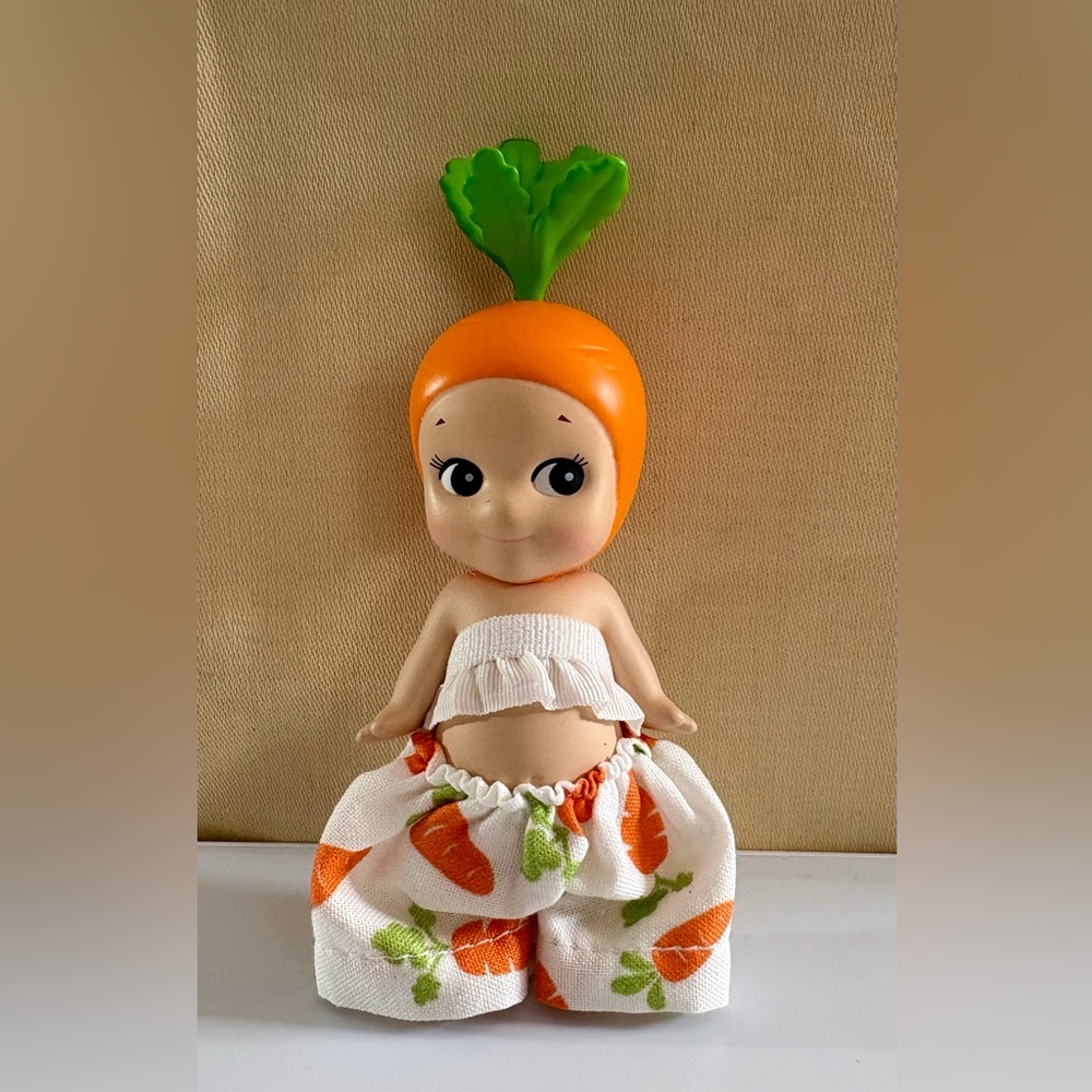 Carrot from the Sonny Angel Vegetable series. 2 Piece Outfit Included!